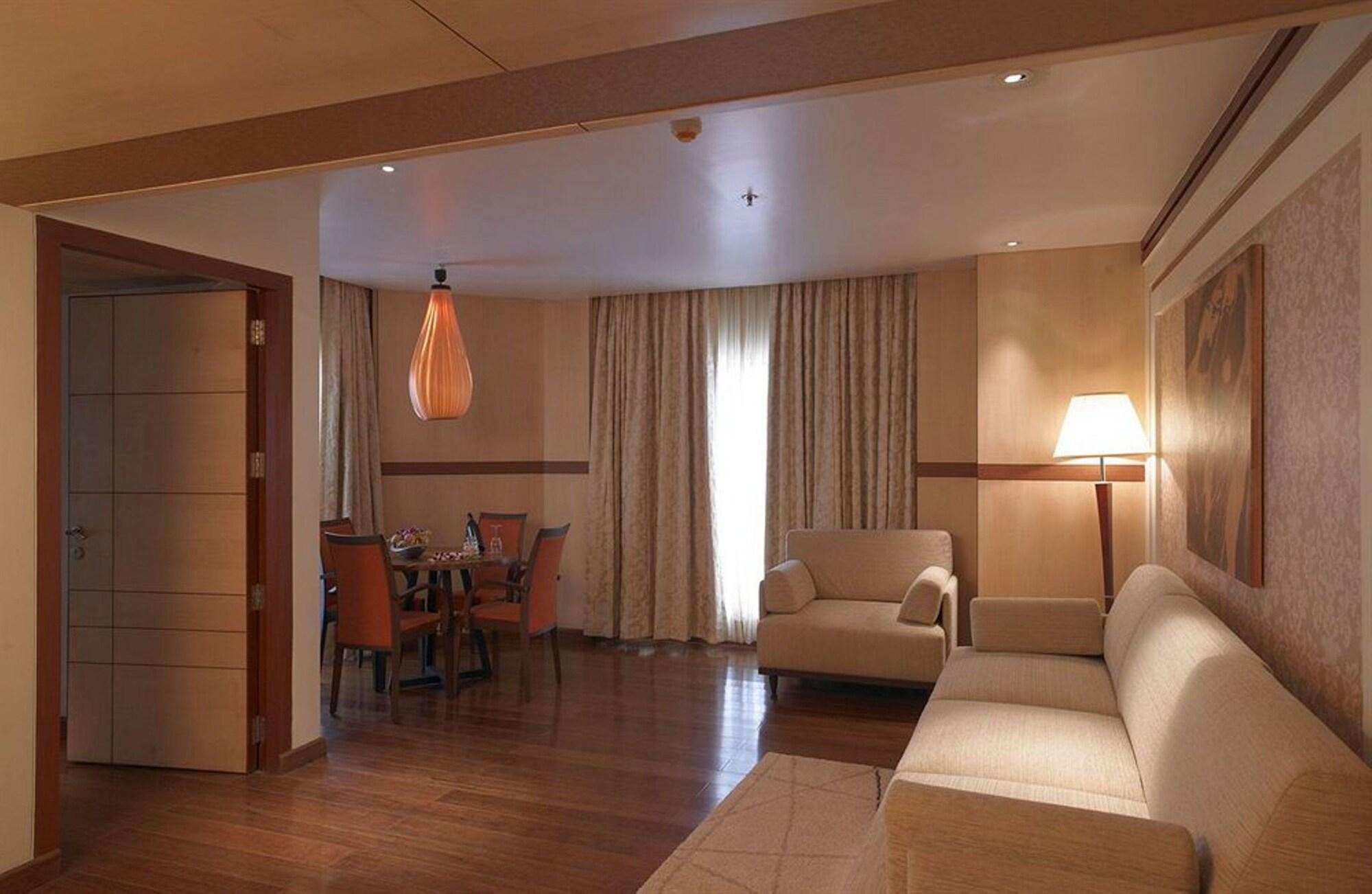 Royal Orchid Central Kireeti Hampi, Hospet Екстер'єр фото