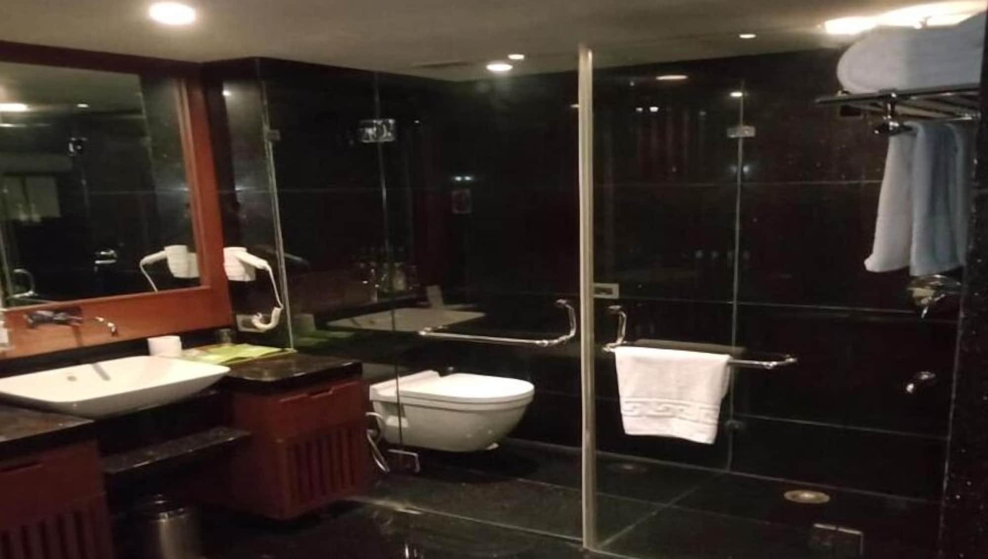 Royal Orchid Central Kireeti Hampi, Hospet Екстер'єр фото