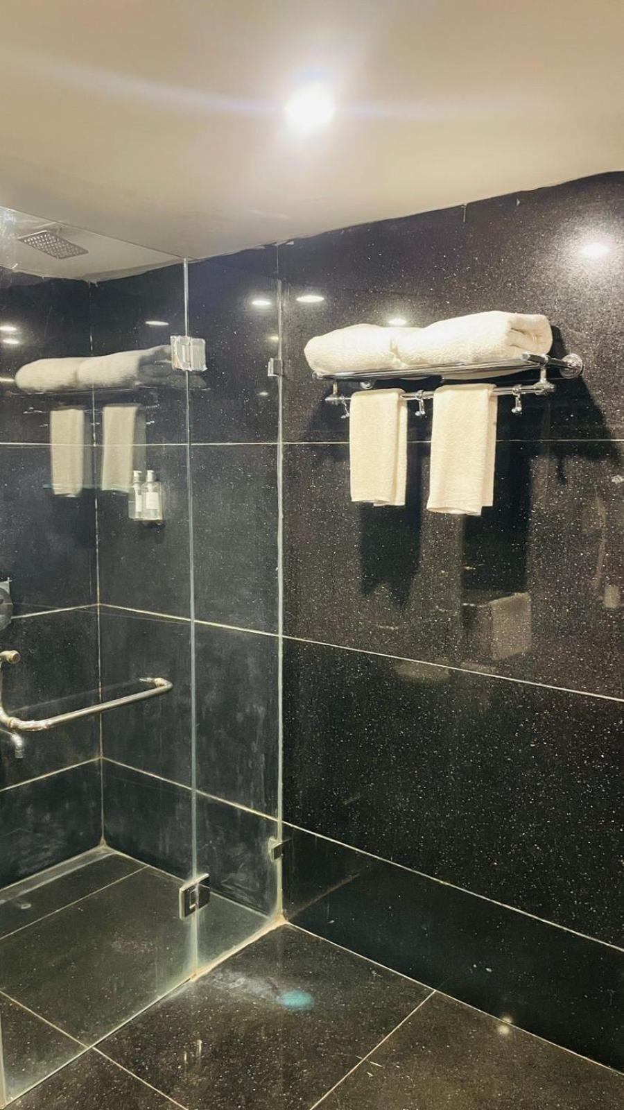 Royal Orchid Central Kireeti Hampi, Hospet Екстер'єр фото