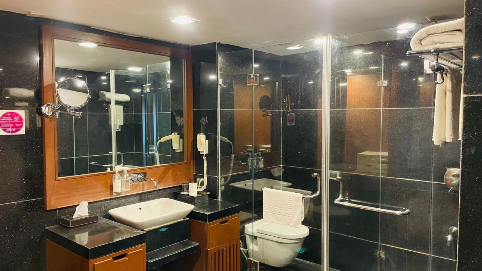 Royal Orchid Central Kireeti Hampi, Hospet Екстер'єр фото