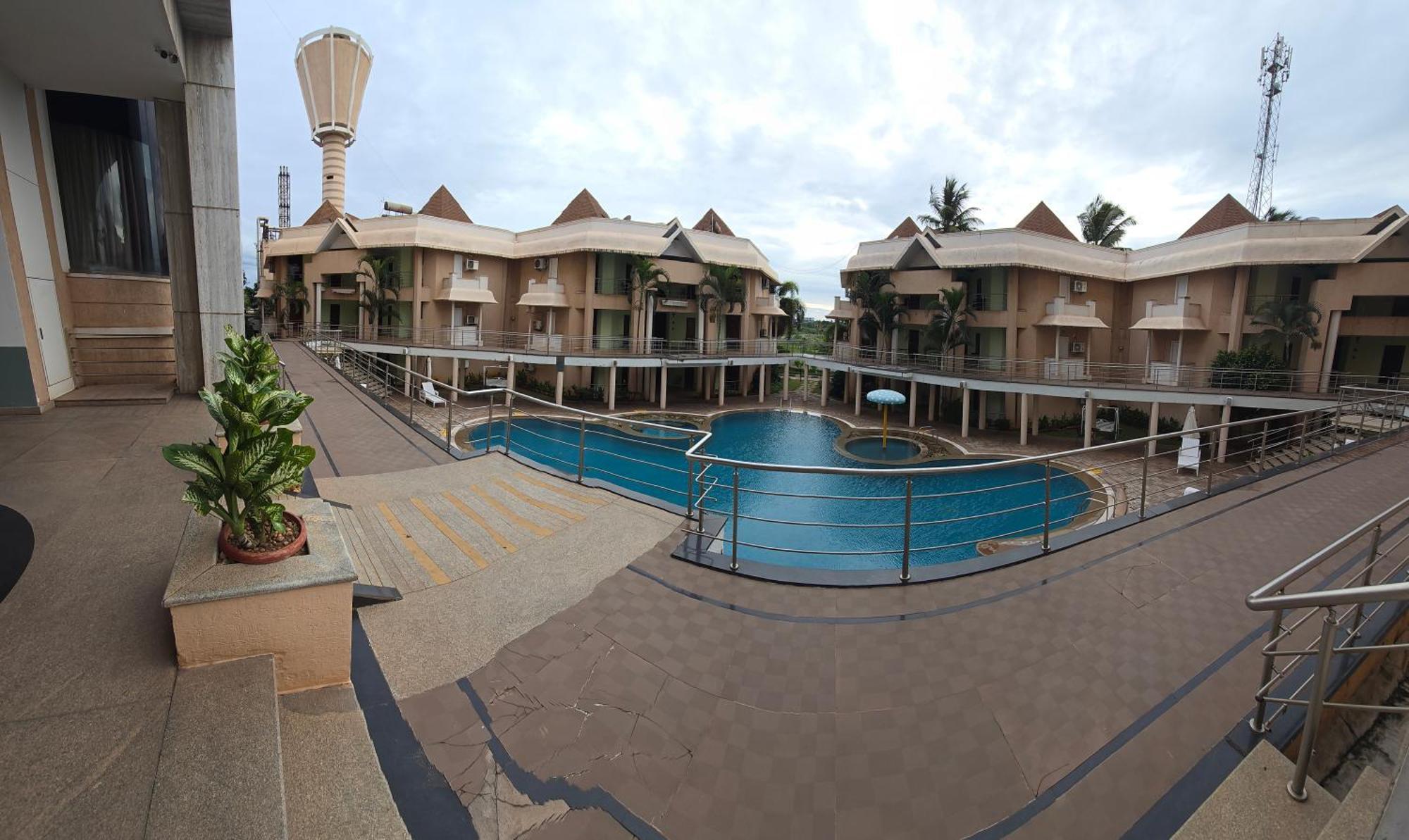 Royal Orchid Central Kireeti Hampi, Hospet Екстер'єр фото