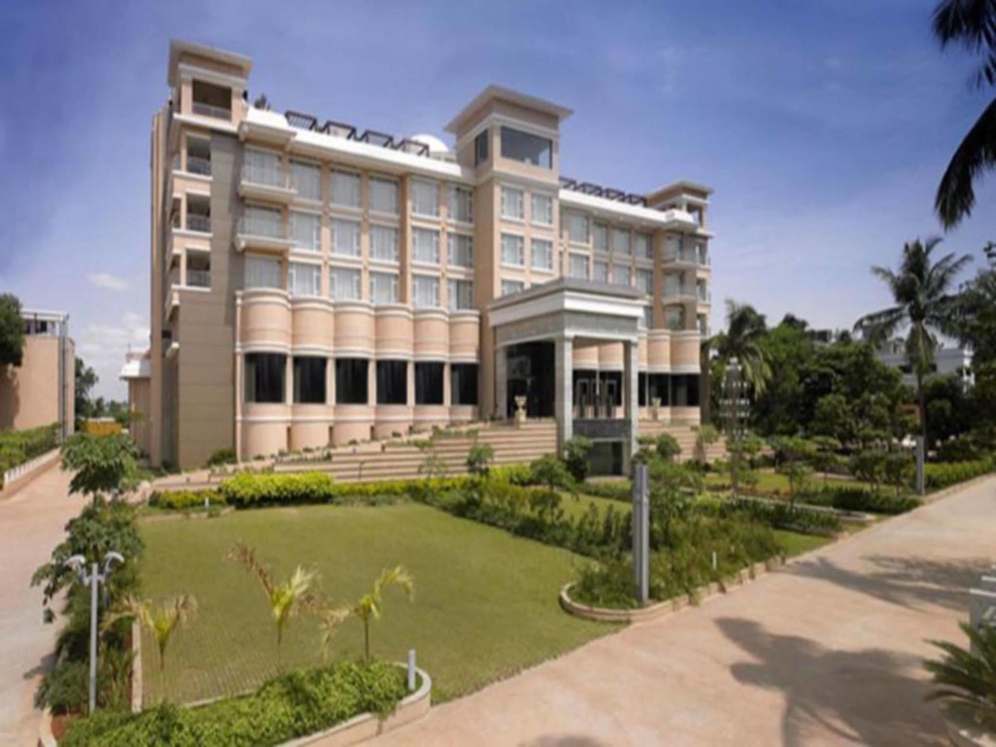 Royal Orchid Central Kireeti Hampi, Hospet Екстер'єр фото