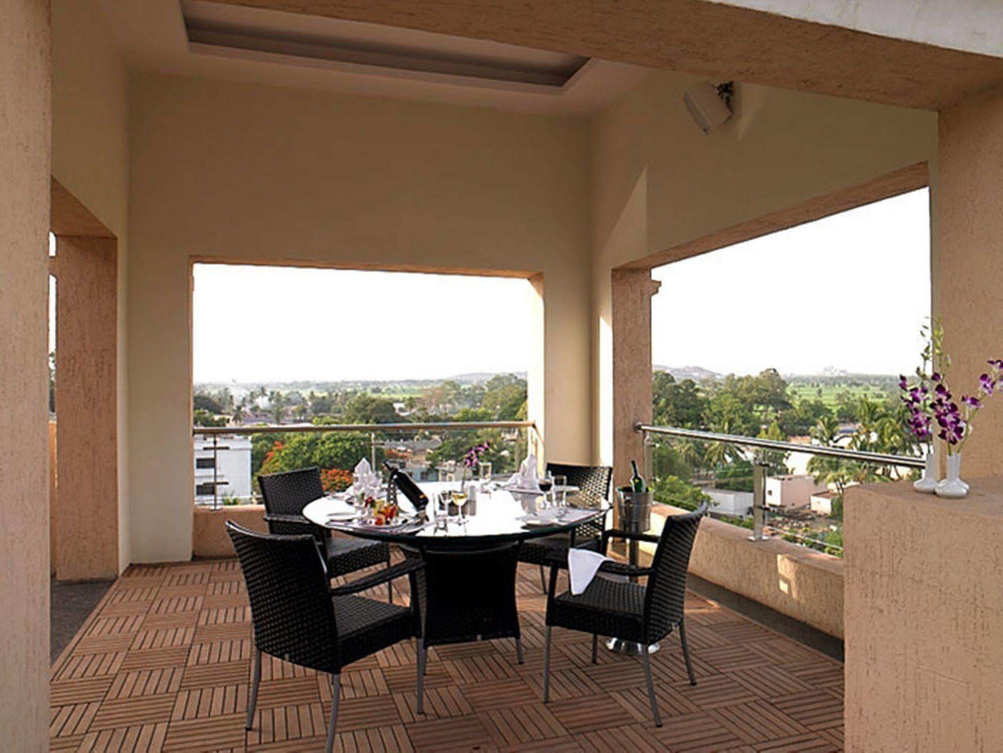Royal Orchid Central Kireeti Hampi, Hospet Екстер'єр фото